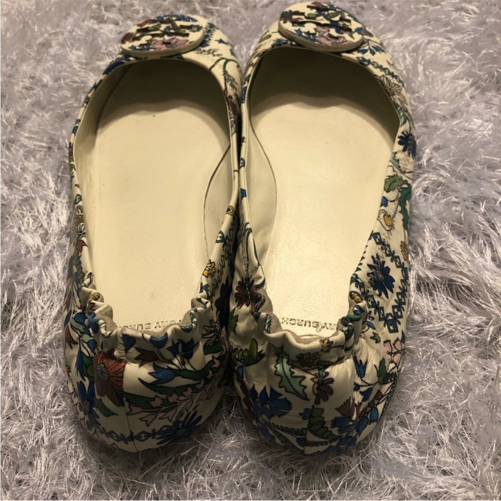 Tory Burch Floral Cream Ballet Flats - Picture 4 of 7